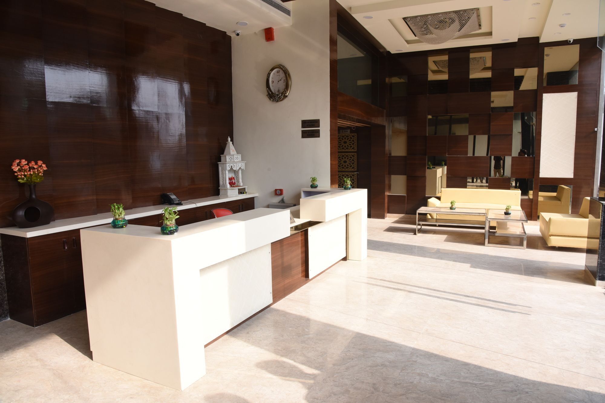 Moments Hotel Lucknow Exterior photo