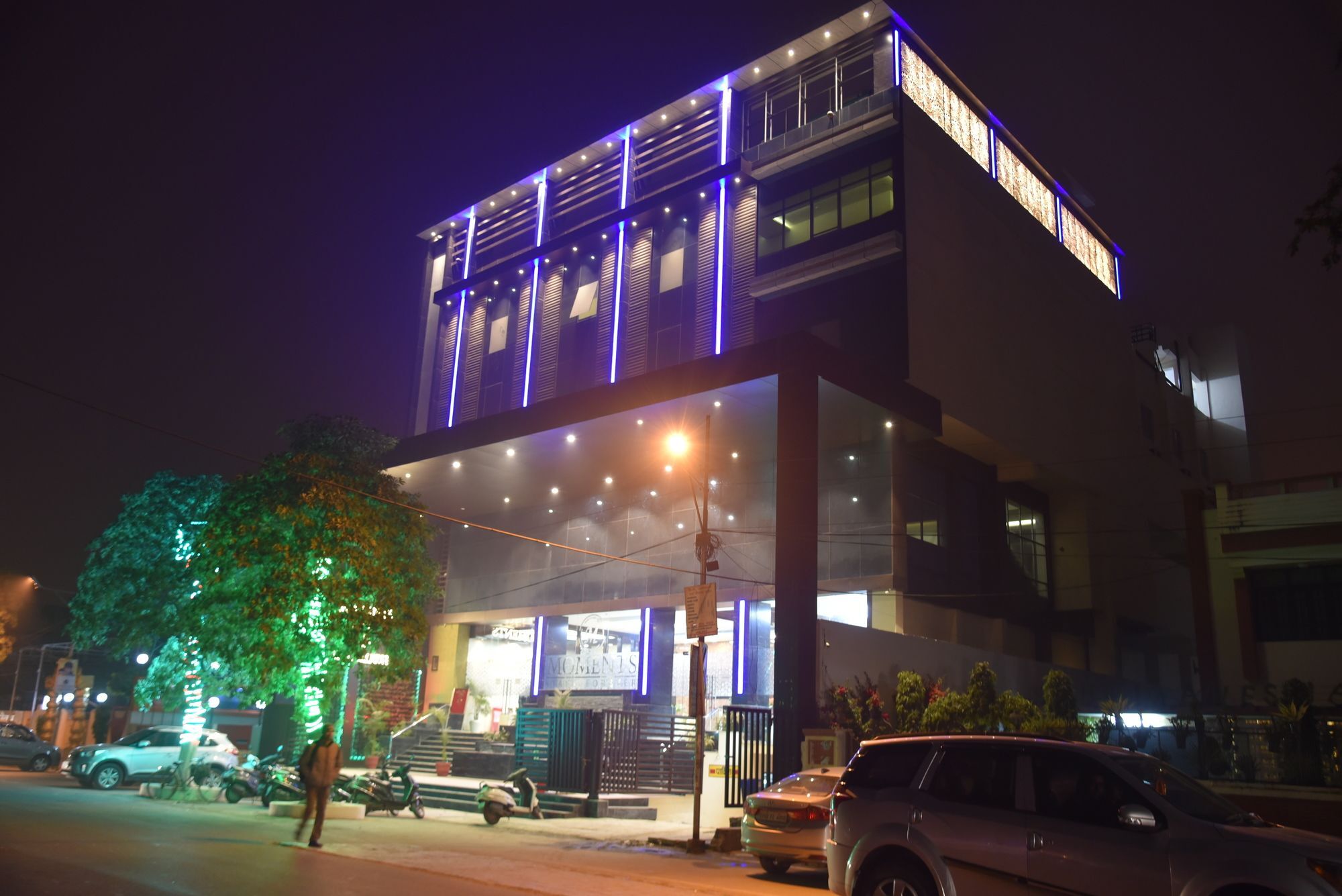 Moments Hotel Lucknow Exterior photo
