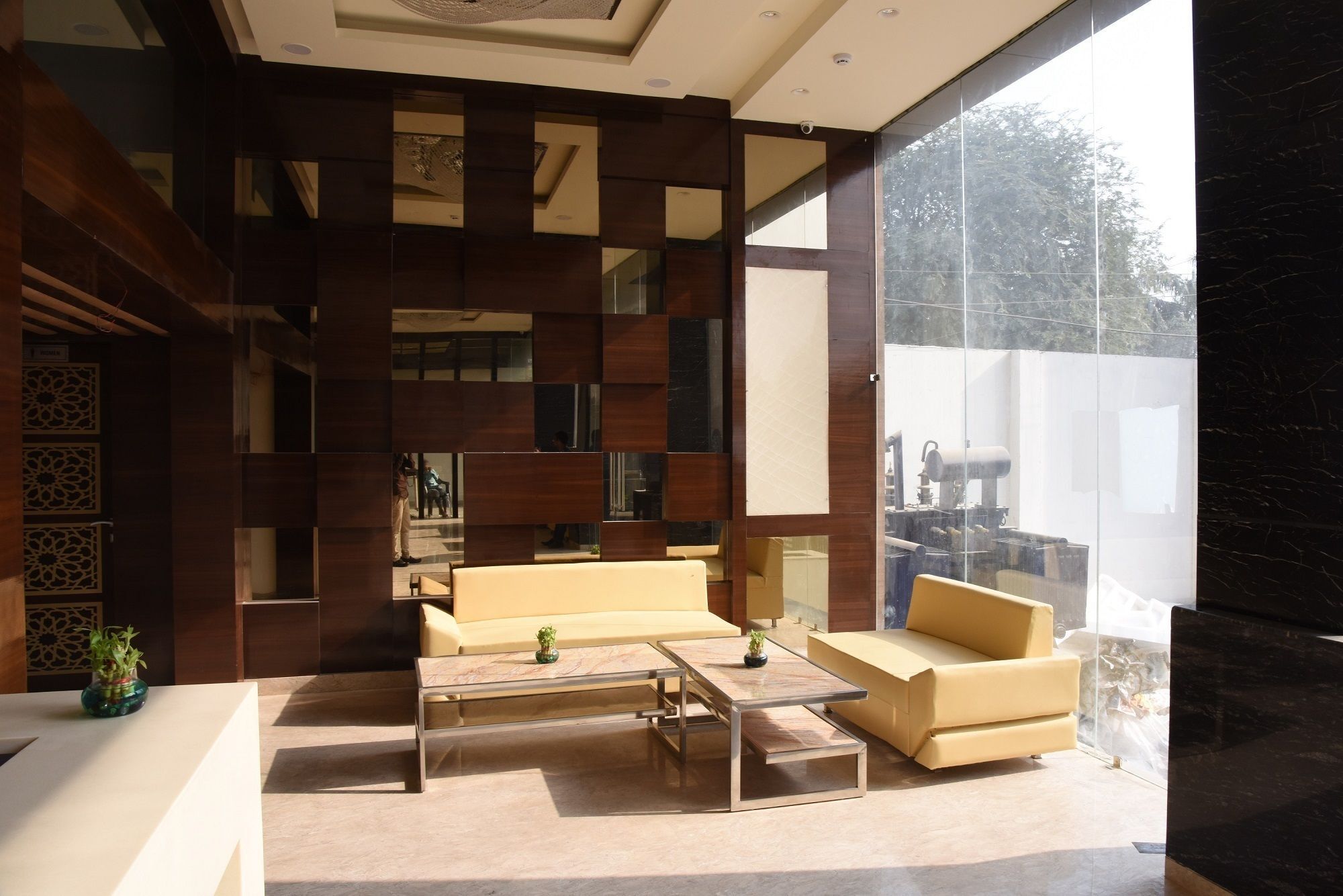 Moments Hotel Lucknow Exterior photo
