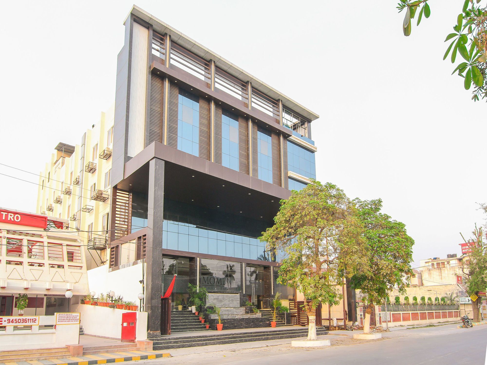 Moments Hotel Lucknow Exterior photo