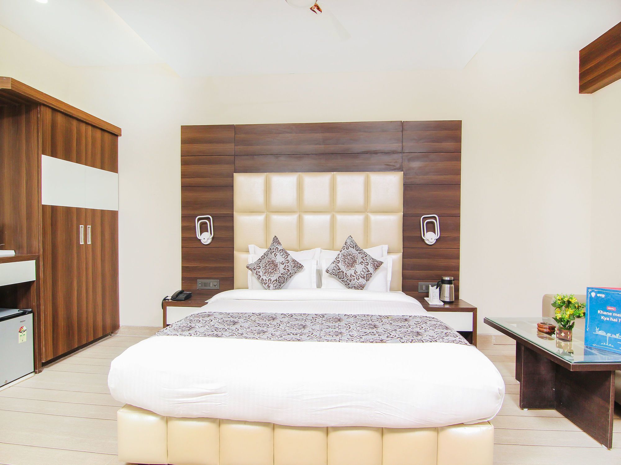 Moments Hotel Lucknow Exterior photo